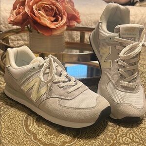 New Balance Women's Cream Sneakers
